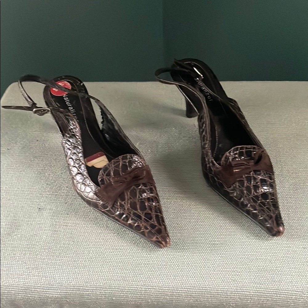 Naturalizer Brown Crocodile Embossed Heels  vintage